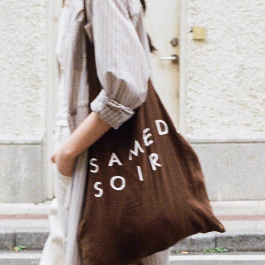 คลังสินค้าพร้อม Samedi Soir Designer กระเป๋าผ้าใบศิลปะสไตล์ขี้เกียจญี่ปุ่นหญิงสไตล์ใหม่กระเป๋าผ้าใบความจุขนาดใหญ่