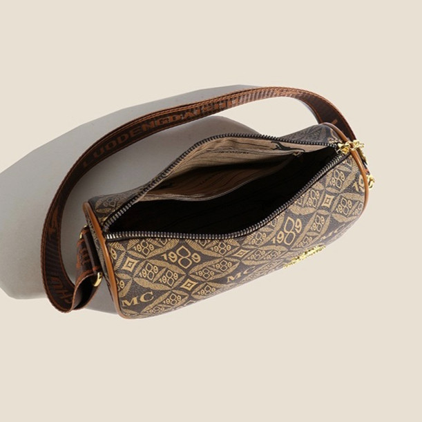 shiny girl: กระเป๋าสะพายข้างสําหรับผู้หญิง หนังPUฮิตมากตอนนี้ สไตล์วินเทจคลาสสิค งานดีมาก กระเป๋านาดใหญ่ แฟชั่นมา DP8802 - รูปที่ 3