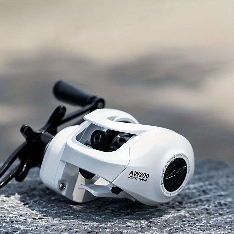 รีลเบทคาสติ้ง AW 200 ซีรีส์ อัตราทด 6.3:1, แรงดึงสูงสุด 8.16 กก.ใช้งานได้ทั้งมือซ้ายและขวา, ทำจากอลู