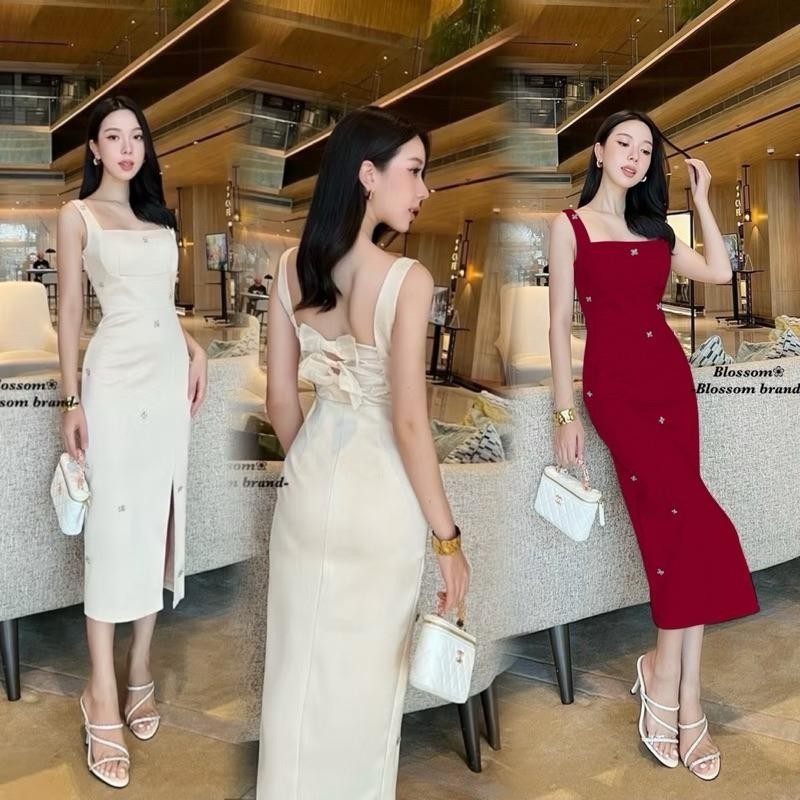 PD พร้อมส่ง Blossom20 21 •เดรสสุดหรูผ่าหน้าเล็กน้อยปักเพชรทั้งตัว ด้านหลังแต่งโบว์เพิ่มความเก๋ ออกงา