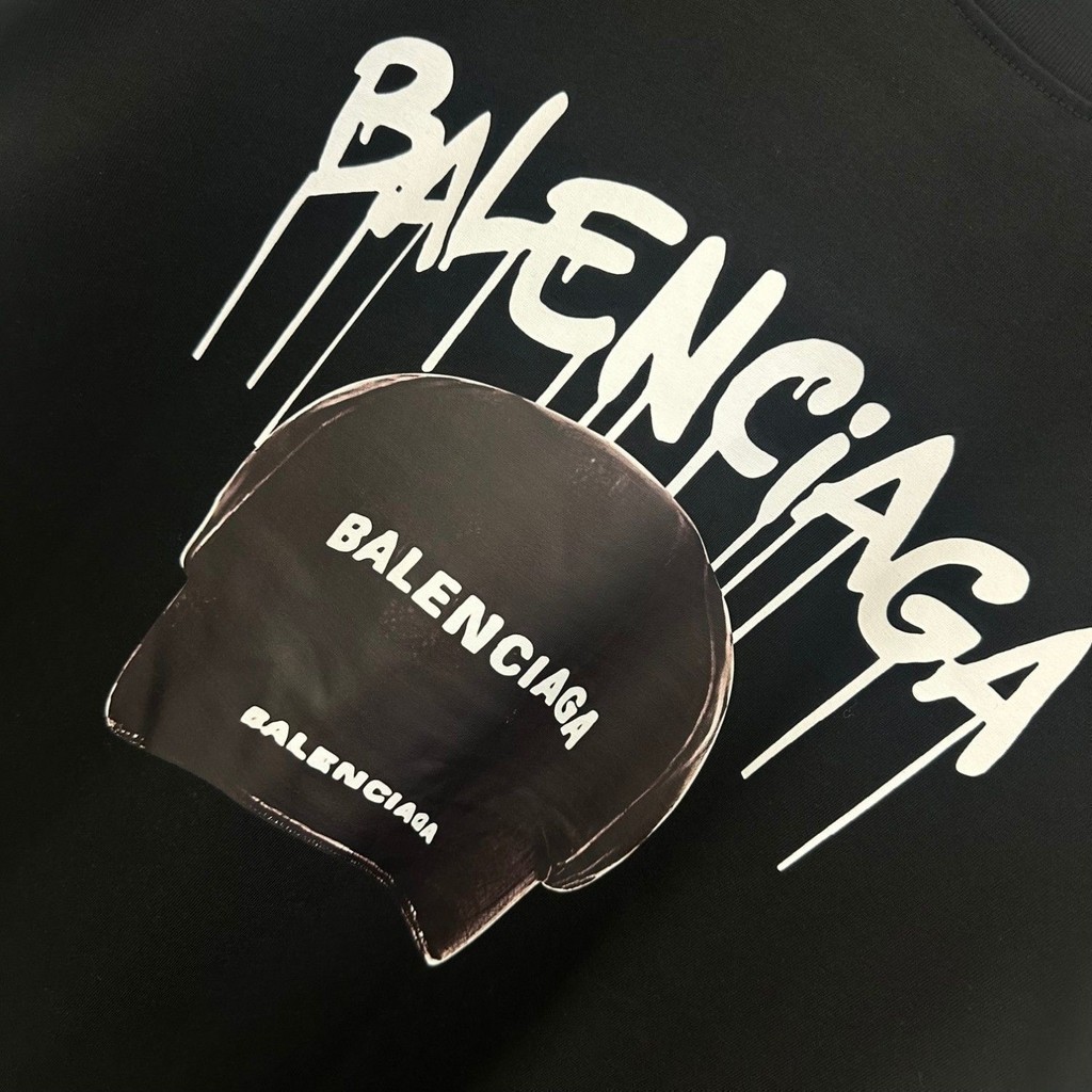 บาเลนเซียก้า'ก เสื้อยืดแขนสั้นพิมพ์ลายตัวอักษรหมวกเบสบอลสําหรับทั้งชายและหญิงหลวมและหลากหลายปีใหม่ด้านบนสําหรับคู่รัก