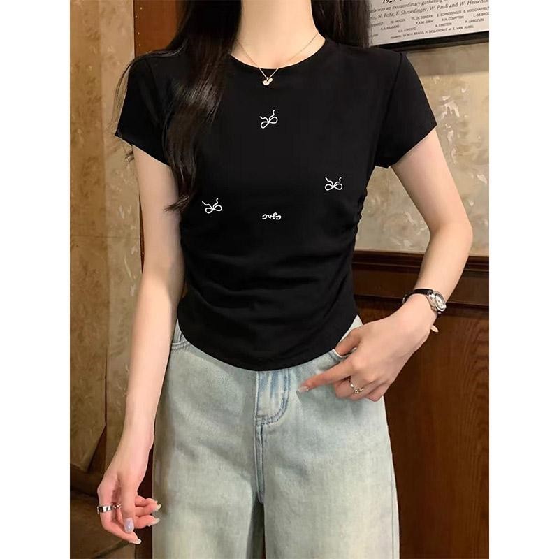 ฤดูร้อนใหม่ เสื้อยืดแขนสั้น เสื้อครอปแต่งย่นข้าง เสื้อรัดรูป เสื้อสาวอวบพรางหุ่น เสื้อครอปเข้ารูปClothing Lady