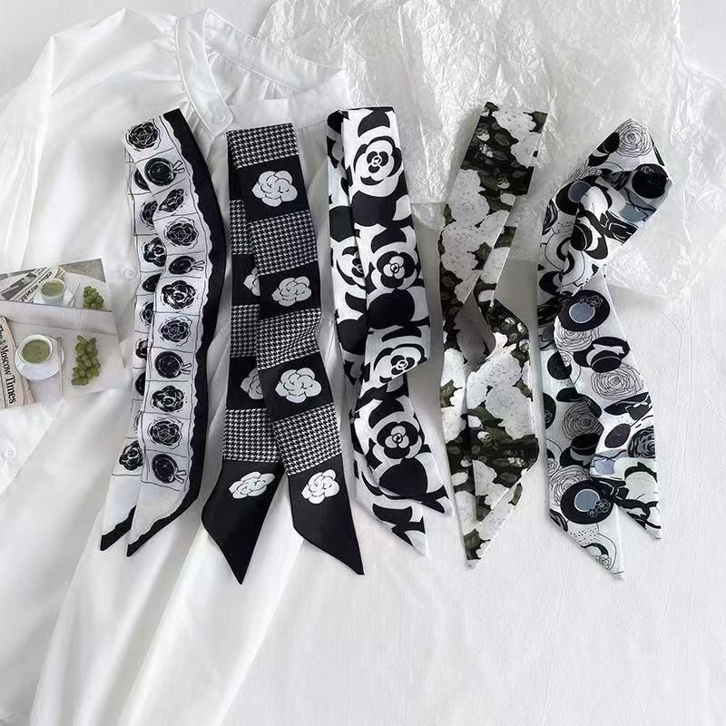 ผ้าพันคอไหมพิมพ์ลายดอกกุหลาบโรแมนติกสไตล์ฝรั่งเศสกระเป๋าผูกผมย้อนยุคแมทช์ง่ายลายทางยาวผ้าพันคอตกแต่งสีดำและสีขาว