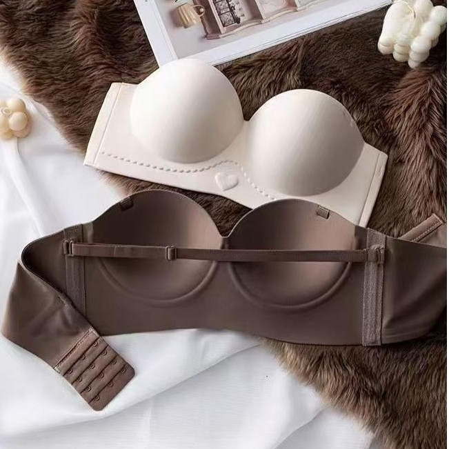 ✨w&c bras✨เสื้อชั้นในแบบขยายรวบรวมชุดชั้นในขนาดใหญ่ไร้รอยต่อครึ่งถ้วยไม่มีสายรัดกันลื่น ny139