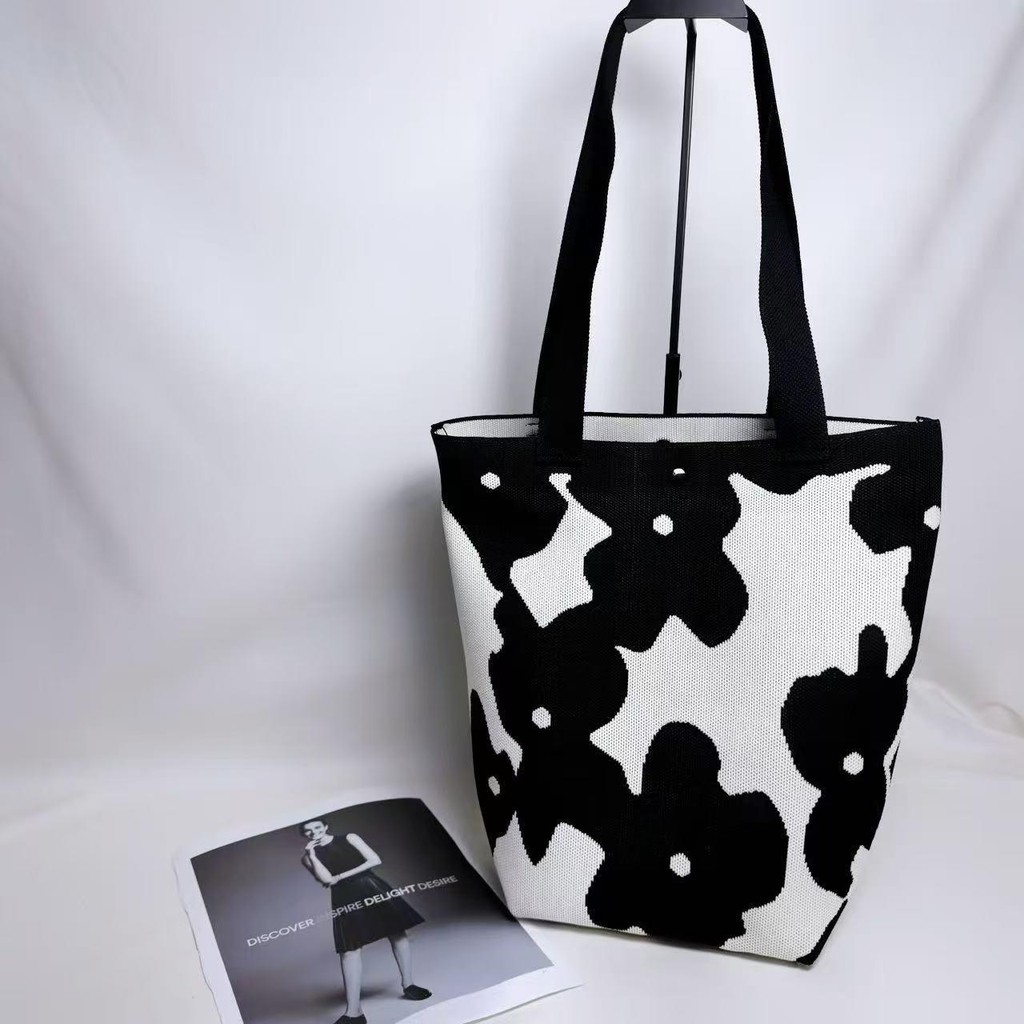 【พร้อมส่ง】miss bag fashion1 กระเป๋าช๊อปปิ้งไฮโซทอลายริ้ว กระเป๋าทรงสวย