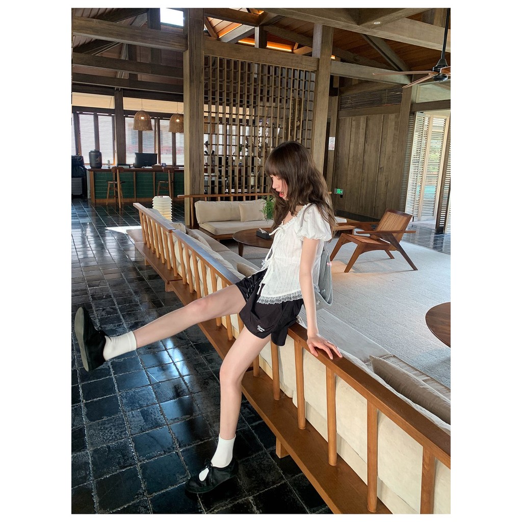 Veewink พร้อมส่งจากกทม เสื้อเบลาส์ลูกไม้เรียบๆสบายๆสำหรับผู้หญิง เสื้อเชิ้ตแขนสั้นแขนพัฟ เวอร์ชั่นเกาหลี - รูปที่ 7