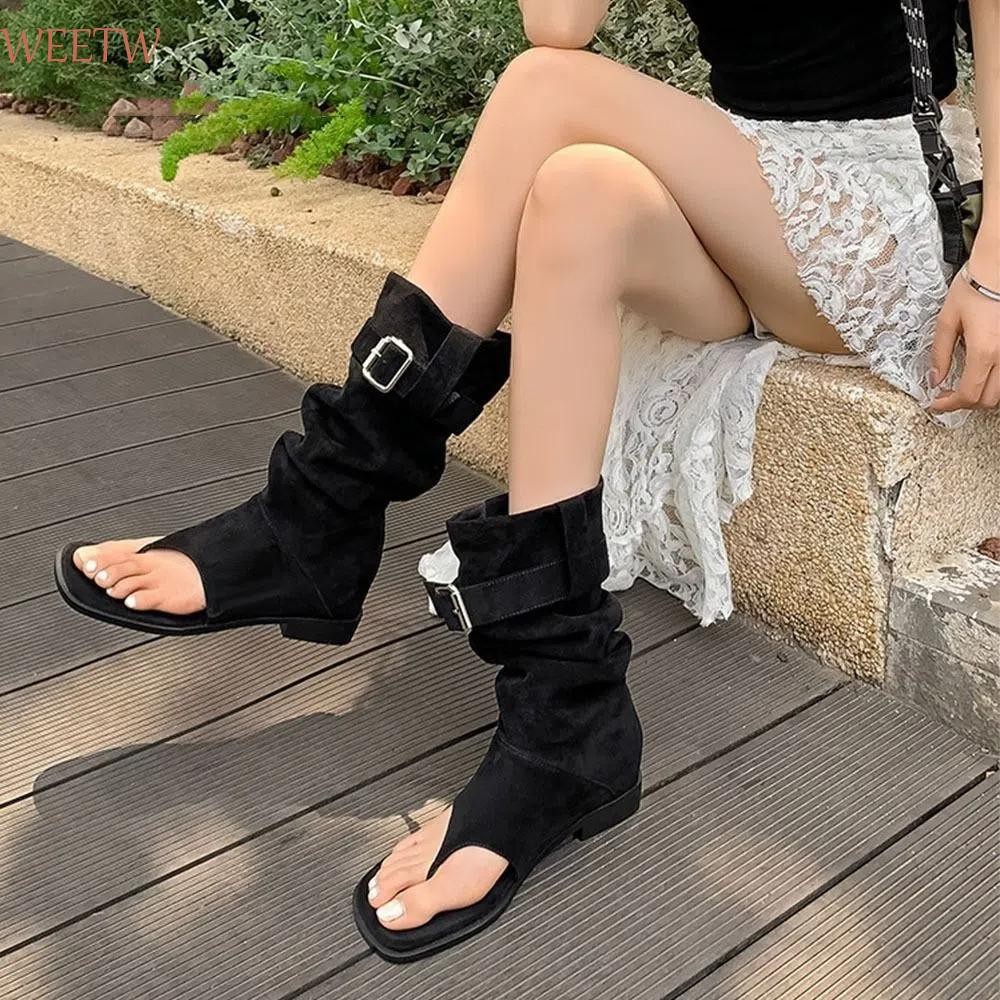 WEEKW รองเท้าแตะผู้หญิง, Designer Y2K Open-Toe Boots, Gothic Suede Knee-High Booties สาวเผ็ด