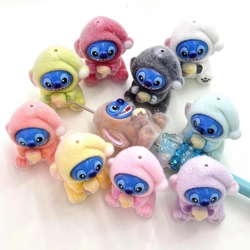 สุ่มกล่อง น้องเป็นขนกำมะหยี่น่ารักมาก เครื่องประดับ [แบบยกบ๊อก12จุ่ม] สติชจิ๋วขนกำมะหยี่ โมเดลสติช ตั้งโต๊ะ กล่องการ์ตูน ราคา ถูกที่สุด ดีลบีเคเค แกลเลอรีภาพที่ 9