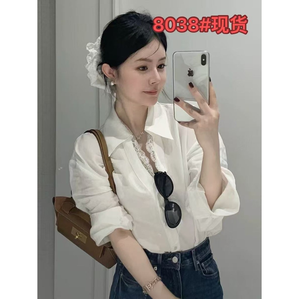 ลูกไม้เย็บคอวีปลอมสองชิ้นเสื้อเชิ้ตสีขาวฤดูใบไม้ผลิผู้หญิง 2025 สไตล์ใหม่นิชเฉพาะเสื้อพิเศษด้านนอก X