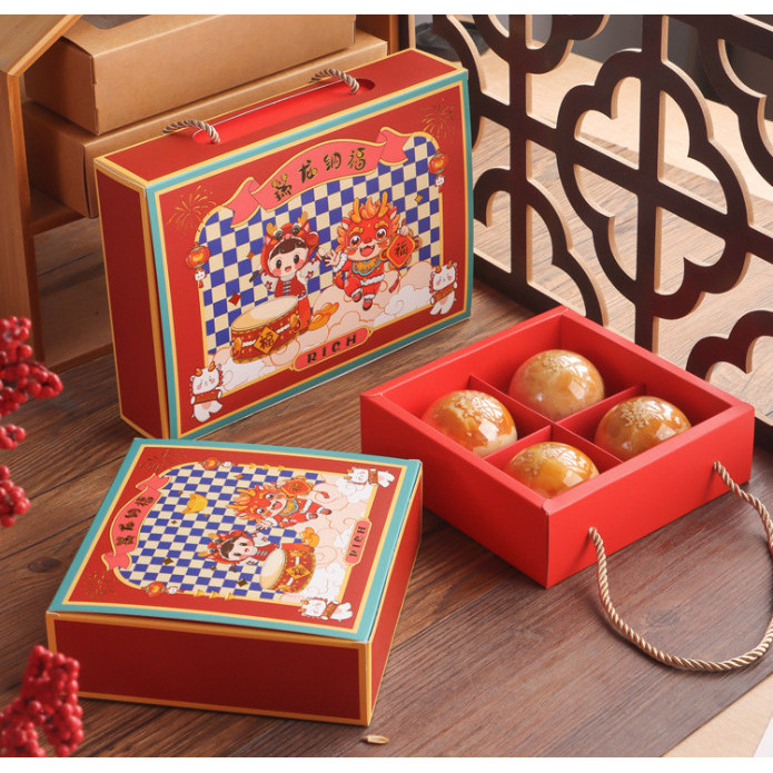 กล่องเค้ก ขนมไหว้พระจันทร์ 4 ช่อง 6 ช่อง หูหิ้ว กล่องสก็อต มังกรตีกลอง (CNY106)