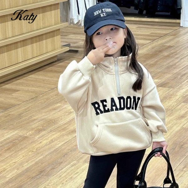 เสื้อสเวตเตอร์บุขนกำมะหยี่สไตล์เกาหลีสำหรับเด็กเสื้อผ้าเด็กแบบใหม่ฤดูใบไม้ร่วงและฤดูหนาวเสื้อคอตั้งหนาครึ่งซิปตัวอักษรสไตล์ตะวันตกสำหรับเด็กผู้หญิงเสื้อผ้าเด็กผู้หญิง