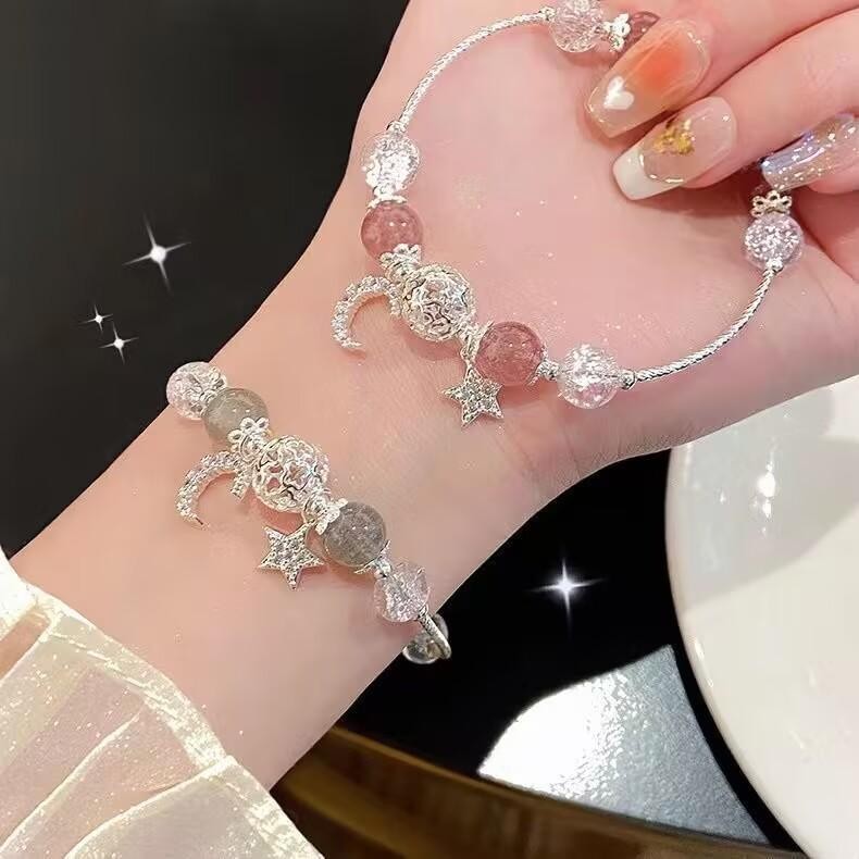 สร้อยข้อมือพู่ดาวและดวงจันทร์ สำหรับมอบให้เพื่อน คนรัก และนักเรียน