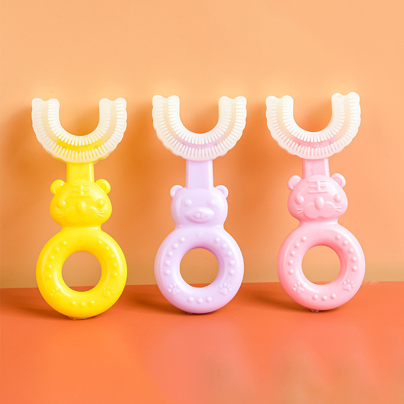 แปรงสีฟันสำหรับเด็ก แปรงสีฟันเด็กรูปตัวยู ซิลิโคนนิ่ม ไม่บาดปาก สำหรับเด็กอายุ2-6ปี