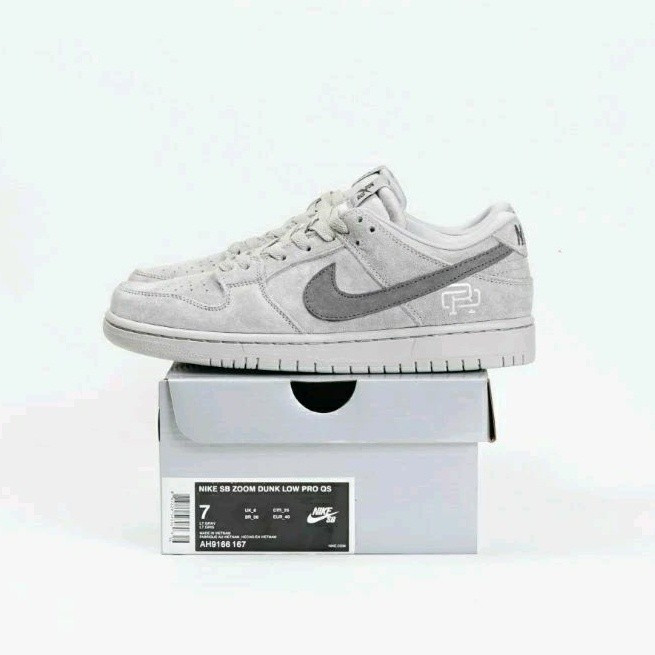 Nike SB Zoom Dunk Low Pro QS ออกแบบใหม่แชมป์สีเทา #177