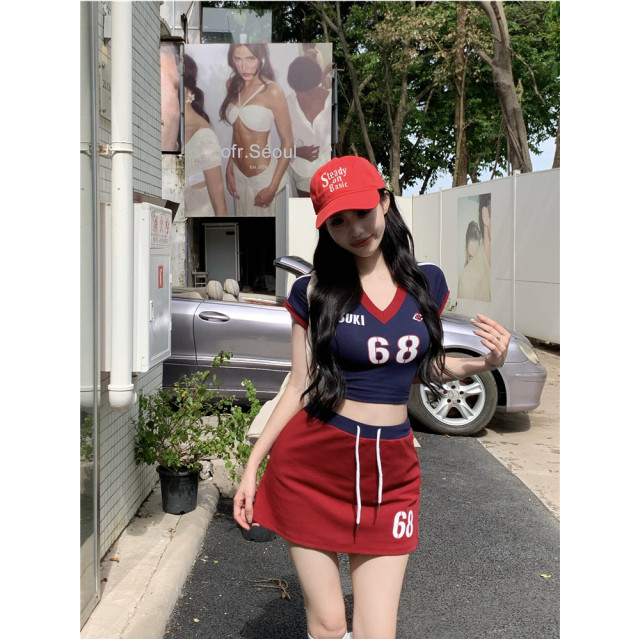 เลขที่.68 ที่รัก ที สไตล์เกาหลีผู้หญิงเสื้อยืดพืชยอดนิยมสี่ฤดูกาลคอวีแขนสั้นแน่นเสื้อยืดเซ็กซี่เสื้อยืดแน่นพืชยอดนิยมเสื้อพืชยอดนิยมผู้หญิง 2025