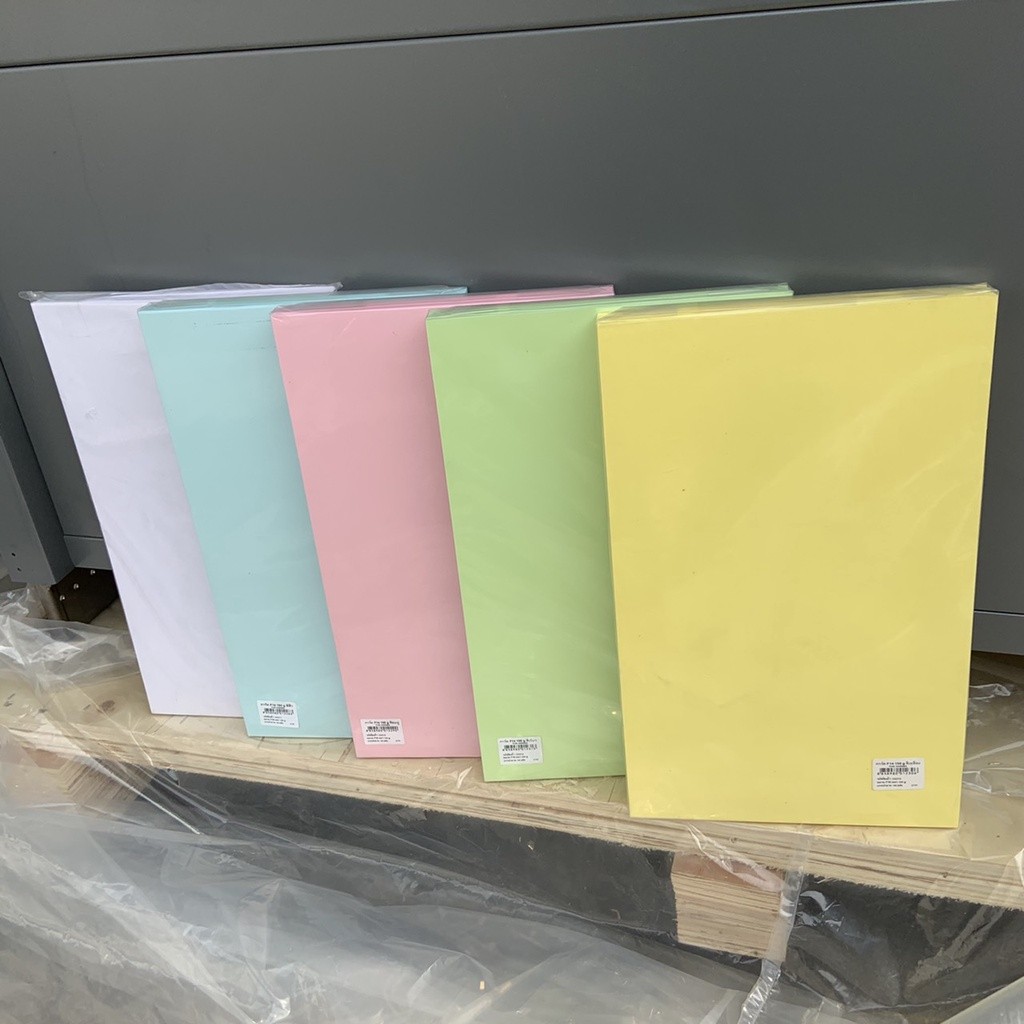 กระดาษการ์ดสี ขนาด F14 หนา 120g,150g,180g (216 x 356 mm) พื้นผิวเรียบ บรรจุ 100 แผ่น