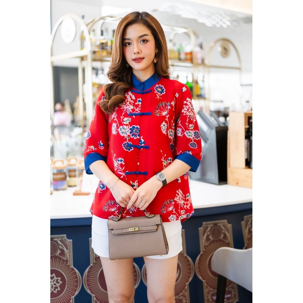P8 เสื้อตรุษจีน ผ้าอัดพลีท แต่งกระดุมจีน ลายดอกไม้ ขนาดฟรีไซส์ อก 44