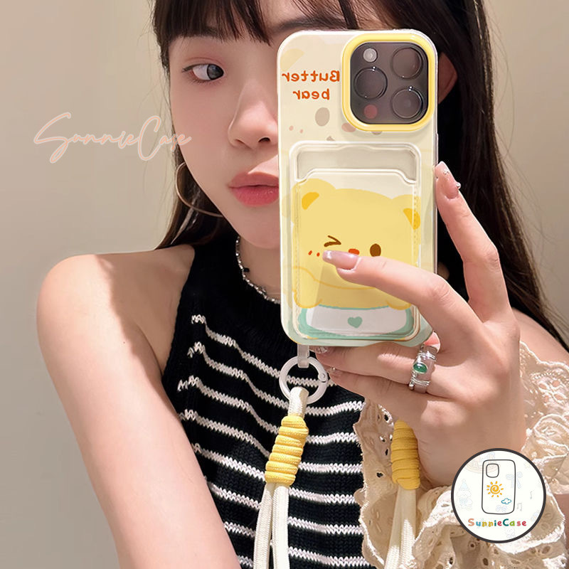 หมีสีเหลืองตัวน้อย เคสไอโฟน16 สายสะพาย สำหรับ IPhone 15 16 12 13 11 14 Pro Max 8Plus 7Plus XR XS X Max 7 8 Plus SE เคส