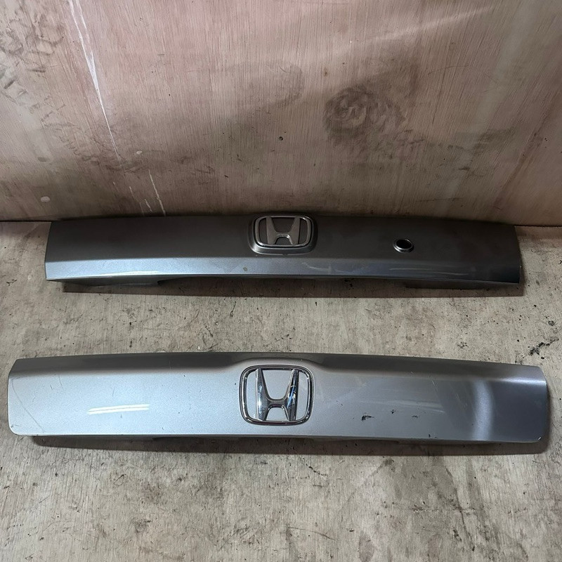 HONDA STREAM RN6-RN9 REAR BONNET GARNISH นําเข้าจากประเทศญี่ปุ่นที่ใช้