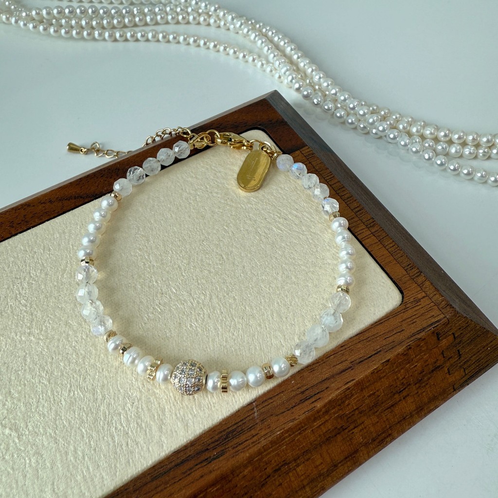 L1832 (June Birthstone) Moonstone & Fresh Water Pearl Bracelet (4mm)