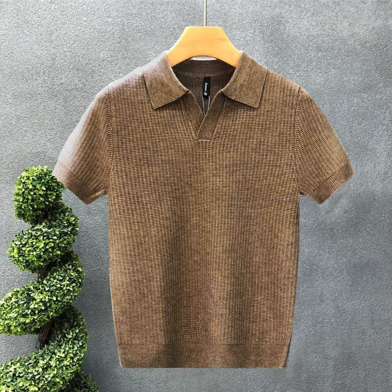 เสื้อโปโลแขนสั้นผู้ชายสำหรับฤดูร้อน สไตล์เรียบง่าย พร้อมให้เลือกสีดำ สีเทา และสีขาวเสื้อยืดผู้ชาย Men Clothing【COD】