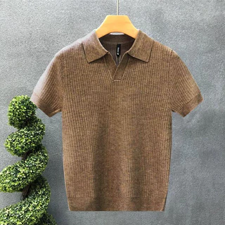 เสื้อโปโลแขนสั้นผู้ชายสำหรับฤดูร้อน สไตล์เรียบง่าย พร้อมให้เลือกสีดำ สีเทา และสีขาวเสื้อยืดผู้ชาย Men Clothing【COD】