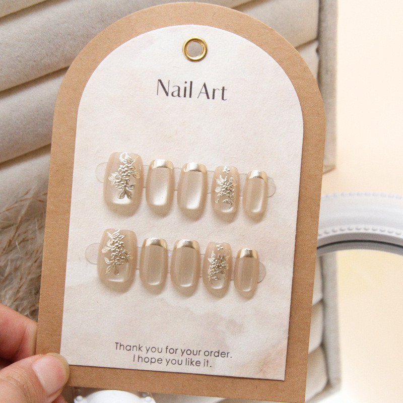 10 ชิ้น Golden 3D ดอกไม้เล็บปลอมคอลเลกชันกดบนเล็บกาว Cat Eye การออกแบบธรรมดา