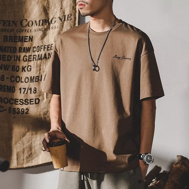 (จัดส่งตลอด 24 ชั่วโมง)Fanfei【COTTON 100%】 เสื้อยืดชาย ผ้าฝ้าย ทรงหลวม ไม่เป็นขุย ไม่หด ไม่ต้องรีด