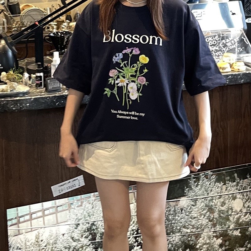 🚚【จัดส่งจากไทย】เสื้อยืดแฟชั่นสไตล์อเมริกัน แขนสั้น พิมพ์ลายการ์ตูนดอกไม้สุดประณีต คอกลม ผ้าหนา ไซส์ใหญ่