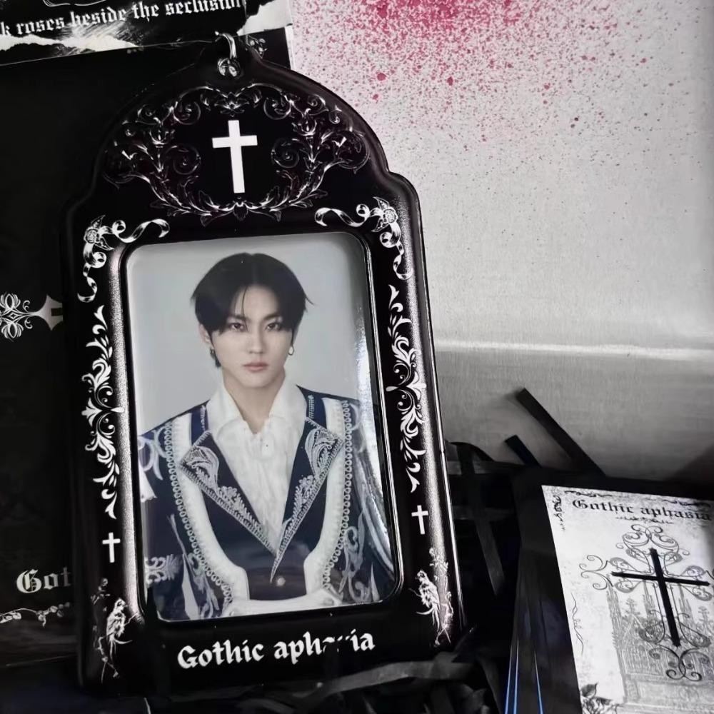 Uumir Kpop Photocard Holder,กระเป๋าจี้ ID Photo Display Card Holder, PVC Gothic Dark Series 3 นิ้วนักเรียนบัตรอาหารป้องกันเครื่องเขียนโรงเรียน