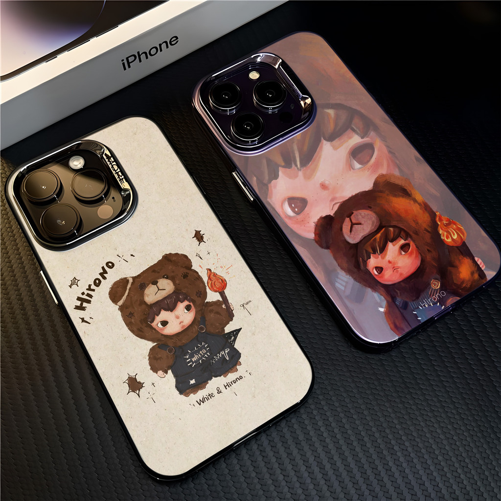 HIRONO ตุ๊กตาหมีน้อย เคสสําหรับiPhone 16 Pro Max 15 14 XR 13 11 12 Pro Max 8 7 6 6S Plus X Xs Max Se 2020 13 12 11 แฟชั่นชุบโลหะCool Creativeแบรนด์อินเทรนด์เคสซิลิโคนอ่อนนุ่ม
