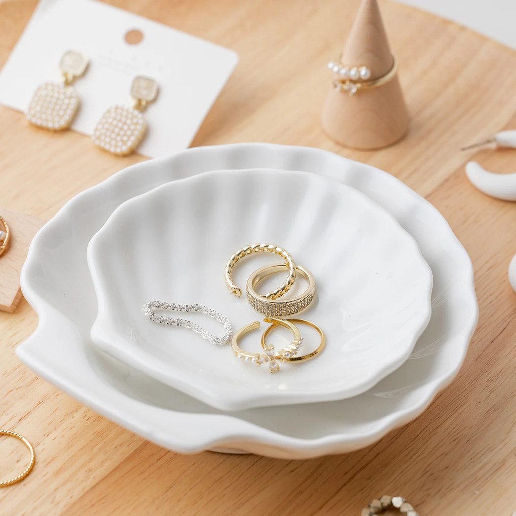 เปลือกรูปร่างจานเซรามิกจานเครื่องประดับจานขนาดเล็กสาวหัวใจเครื่องประดับยืนแสดงขนมขบเคี้ยวชามบนโต๊ะอาหาร - รูปที่ 2