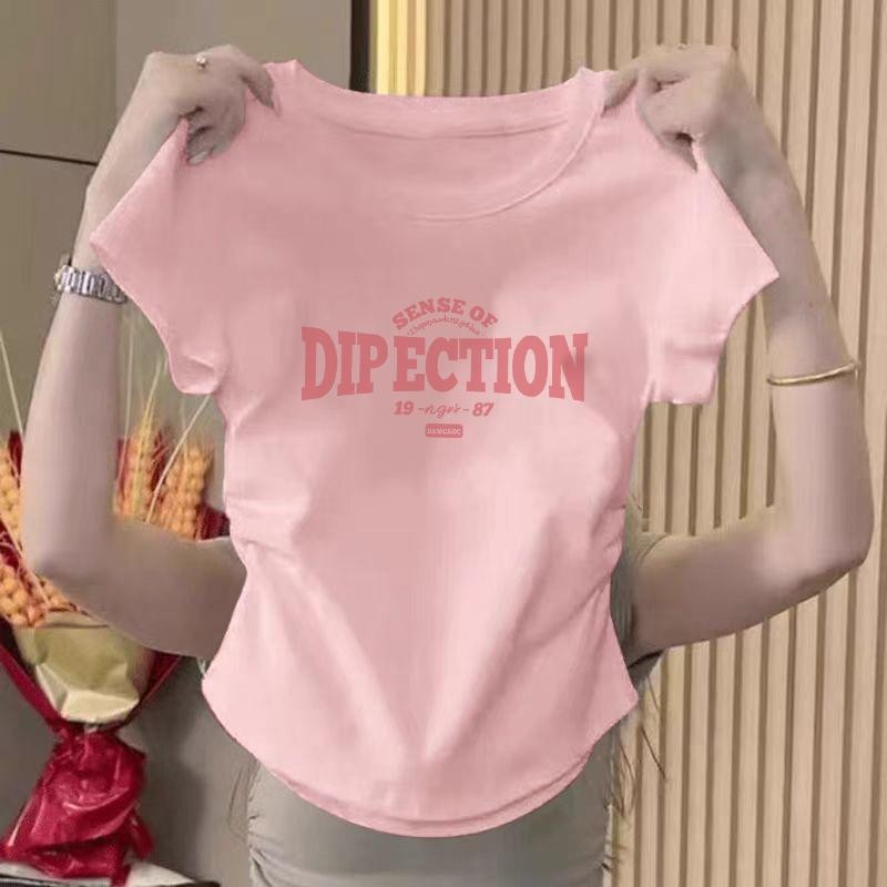 เสื้อยืด รุ่นครอปเรียบเสื้อเชิ้ตทรงสลิมครอปแขนสั้น คอกลม ยืดเยอะม้ากจูงเสื้อยืดรัดรูป เสื้อยืดแขนสั้นพิมพ์ลายตัวอักษรแฟ
