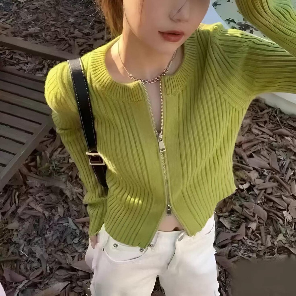 Cuties เสื้อครอปไหมพรมคอเต่า เสื้อไหมพรมแขนยาว ผ้าร่องยืดตามตัว ดีเทลซิปรูด2ด้าน ใส่แบบเก๋ๆ M1135