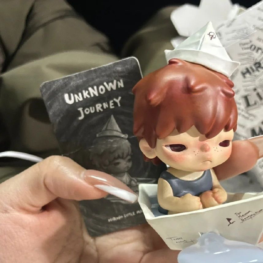 【พร้อมส่ง】hirono blind box Hirono v2 Small boat Unknown journey Tersembunyi, kotak dibuka tetapi bun