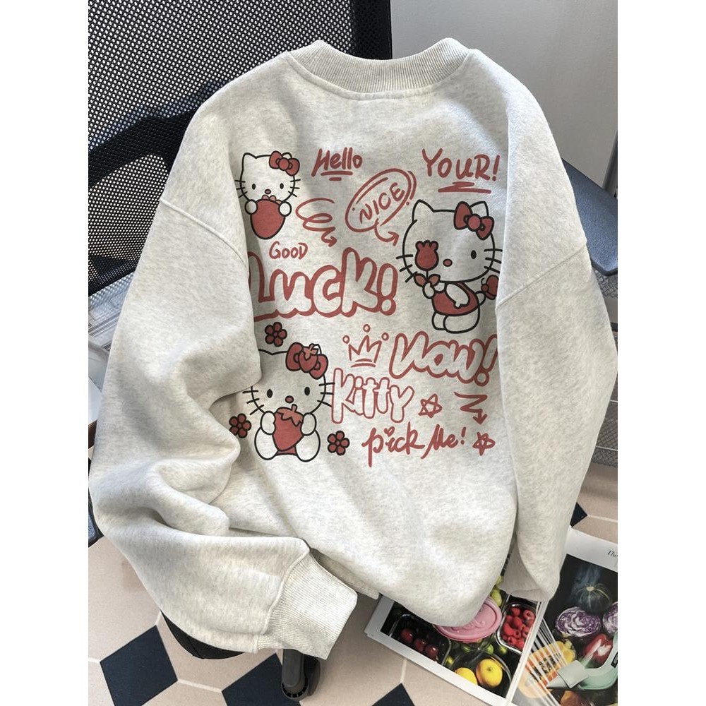 (จัดส่งตลอด 24 ชั่วโมง）เสื้อสเวตเตอร์คอกลม Hello Kitty น่ารักสำหรับผู้หญิง เสื้อสไตล์วิทยาลัยลดอายุหวานและต่างประเทศ