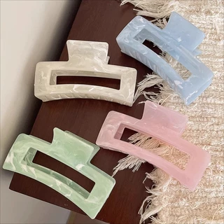 Hairpin สีหินอ่อนสำหรับผม กับ Big Grips ของ Cips เสริมลุคผู้หญิง
