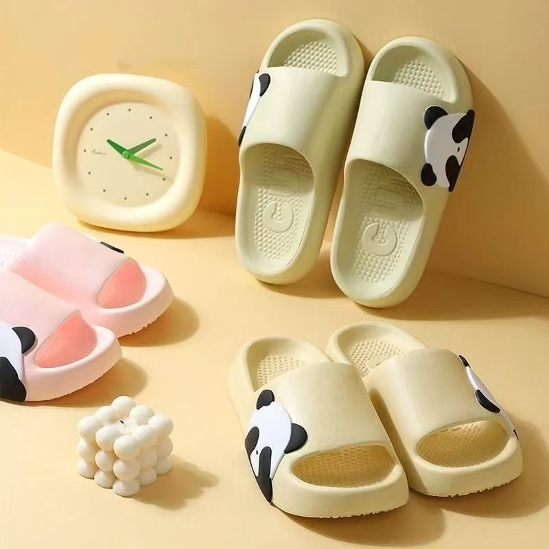 ToyNo.1🧸พร้อมส่ง🧸 "LT-2410" รองเท้าแตะแบบสวม ลายหมีแพนด้า การ์ตูนน่ารัก พื้นกันลื่น น้ำหนักเบา ใส่สบาย
