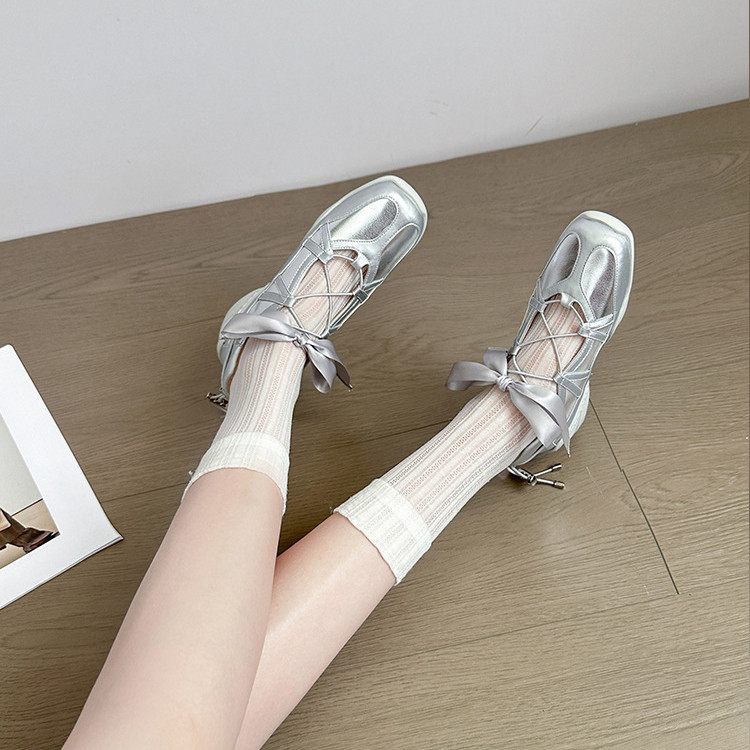 [Solana] รองเท้าลำลองสีเงินเพิ่มความสูงด้านในหนังแท้6ซม. รองเท้าลำลอง Mary Jane พื้นนิ่มสำหรับบัลเล่ต์โบว์