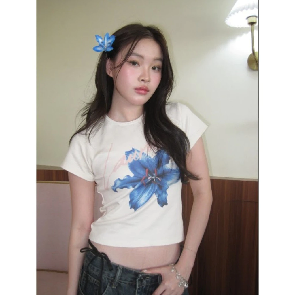 MAO Shop เสื้อครอปท็อปแขนสั้น ลายดอกไม้ Baby Tee thumbnail 4