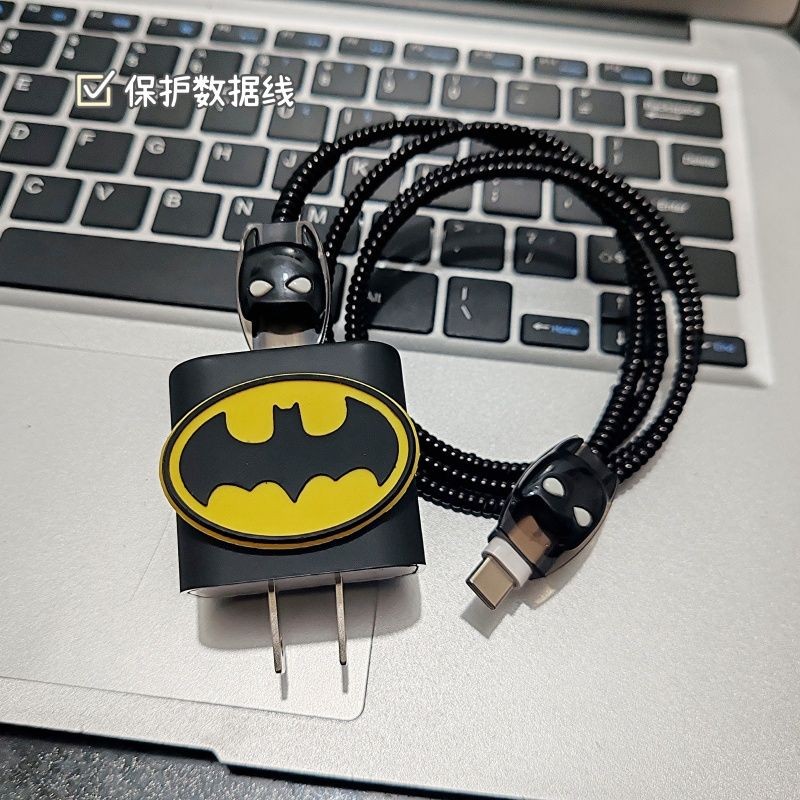 4 in 1/น่ารักการ์ตูนค้างคาวMan DIY 18w/20w Charger Protectorชุดเครื่องชาร์จสายProtectorสําหรับiPhone11 12 13 14 15 16pro max