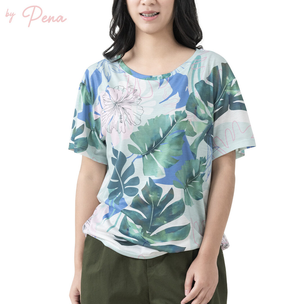 By Pena เสื้อยืดผู้หญิงคอกลม ผ้าพิมพ์ลาย รุ่น BPTS012501
