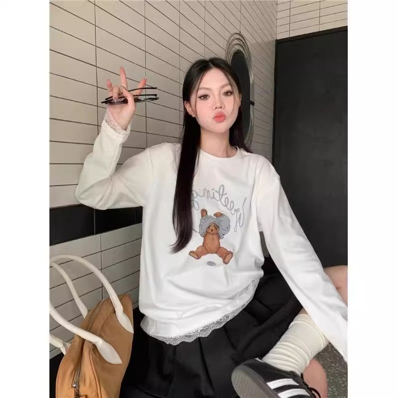 หมีน่ารักพิมพ์ลูกไม้ตะเข็บแขนยาวเสื้อยืดผู้หญิงหลวม