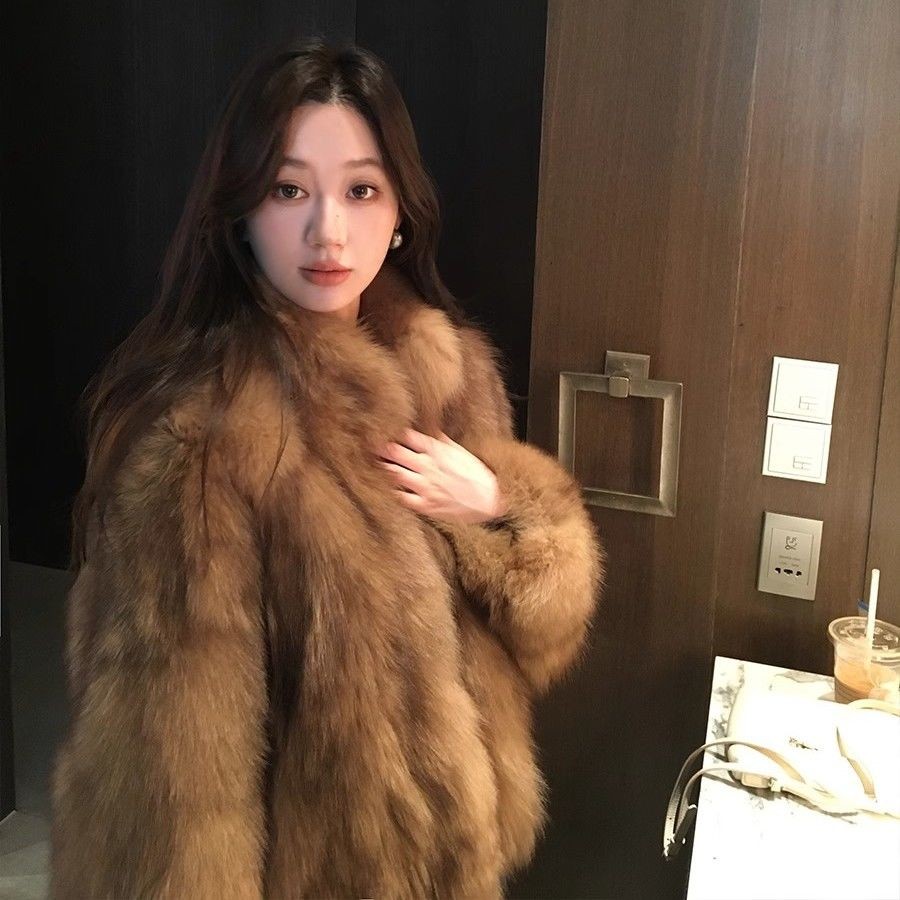 กลิ่นหอมขนาดเล็กสไตล์ฤดูใบไม้ร่วงฤดูหนาวใหม่ smudgeging Frost สีการคุ้มครองสิ่งแวดล้อม Fox Fur Fur Fur Coat ผู้หญิงหลวมเสื้อบางสั้น