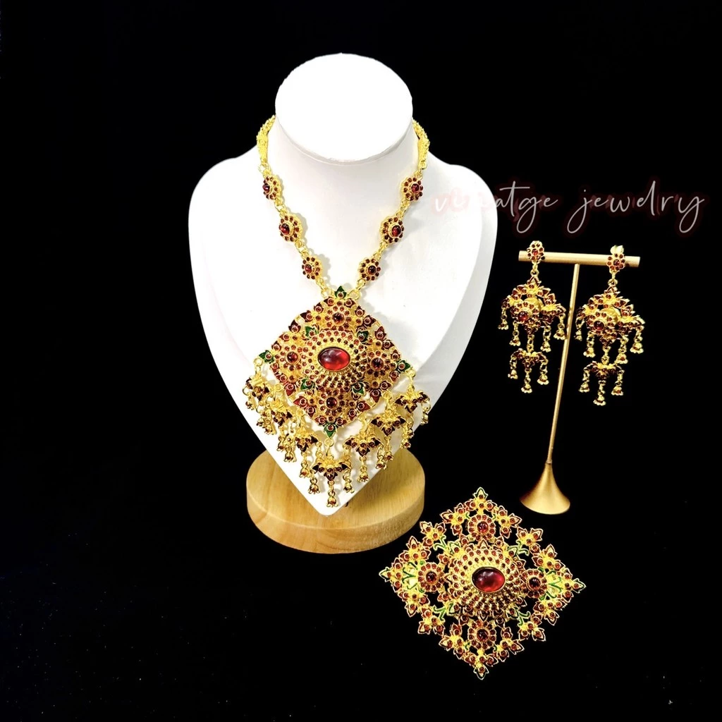 สร้อยคอชุดเครื่องประดับ Vintage Jewelry สีทองสร้อยคอลงยา ต่างหูคลิป