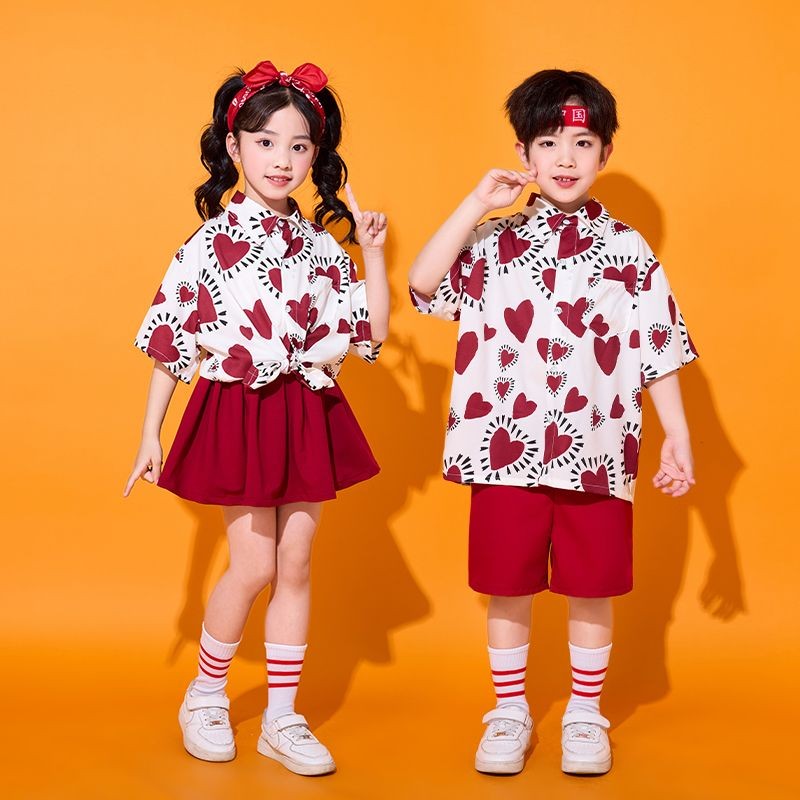 ชุดเชียร์ลีดเดอร์สำหรับนักเรียนประถม ออกแบบตามสไตล์ฮ่องกง มีลายดอกไม้