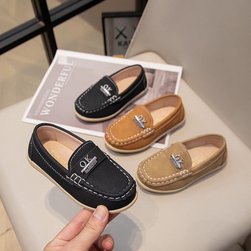 รองเท้าหนังเด็กฤดูใบไม้ผลิฤดูใบไม้ร่วงใหม่รองเท้าไม่มีส้นเด็กชุดนักเรียนอเนกประสงค์เด็กอย่างเป็นทางการสาเหตุรองเท้าแบนด้านล่างนุ่ม