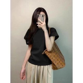 เสื้อยืดเข้ารูป เสื้อรัดรูป ทรง คอกลมแขนสั้น *สกรีนทรงสวย งานตามหา ผ้ายืดร่องคอตต้อน และบางตะกร้ามีเนื้อท็อฟดาย