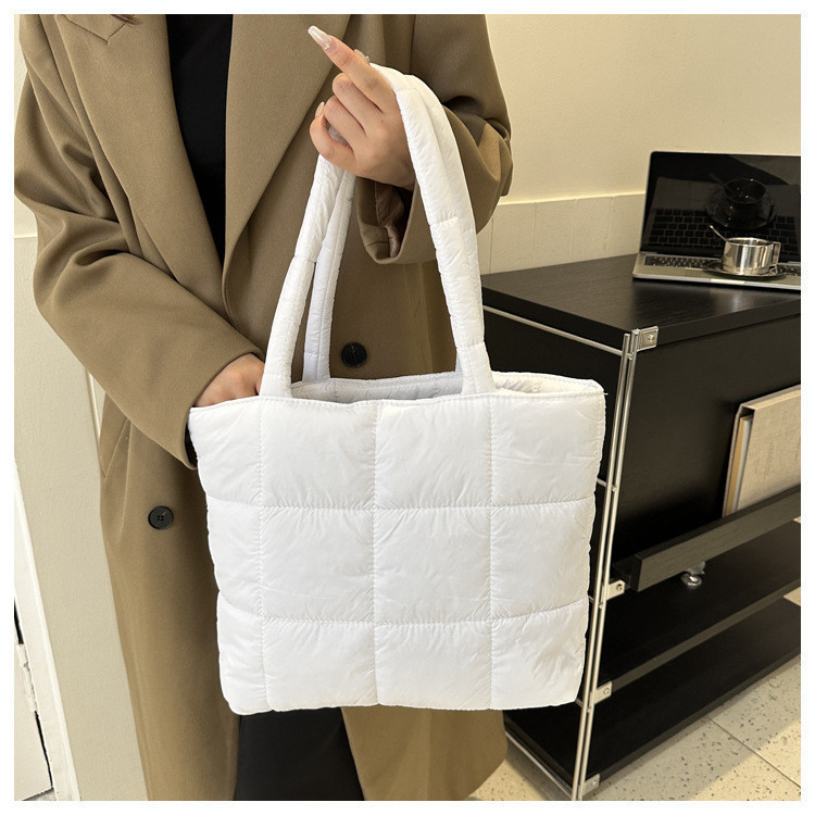 ราคาต่ําเป็นพิเศษ!！แนวเกาหลี soft bag ใต้วงแขน กระเป๋านุ่มนิ่มใบกลางขึ้นไหล่ได้ ความจุสูง กระเป๋าผู้หญิง
