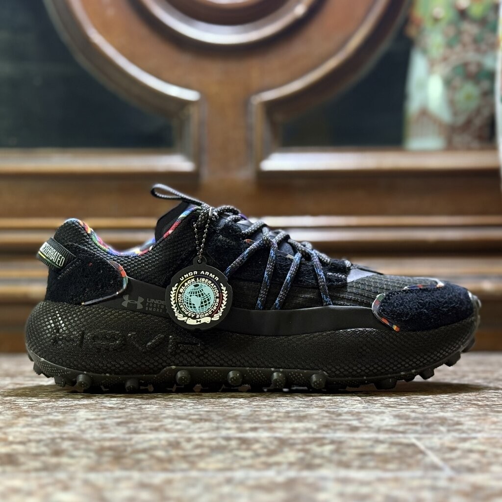 รองเท้าเดินป่า Under Armour Flat Tire Venture Pro BHM ‘LIMITED’ BLACK (M8US)